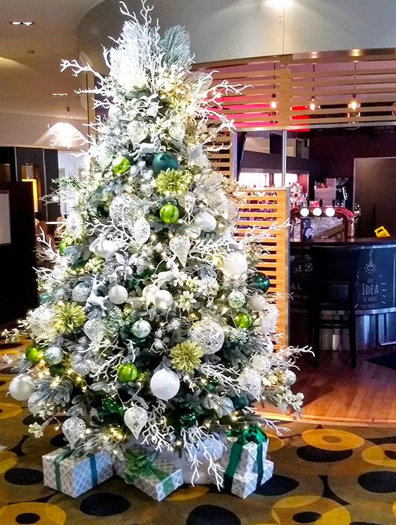 Royal Things Rental Christmas Tree Frozen Garden Hospitality Bar Royal Things Rental Christmas Tree Frozen Garden Hospitality Bar